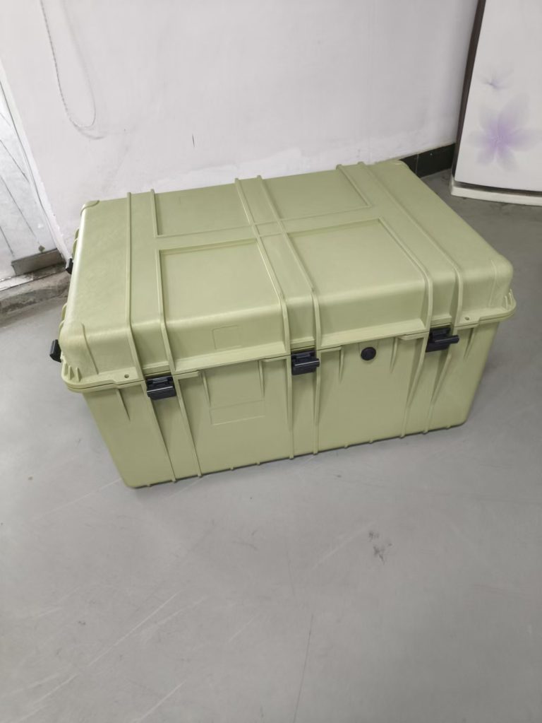 Heavy-duty Durable Wheeled Trolley Hard Plastic Equipment Protective Case