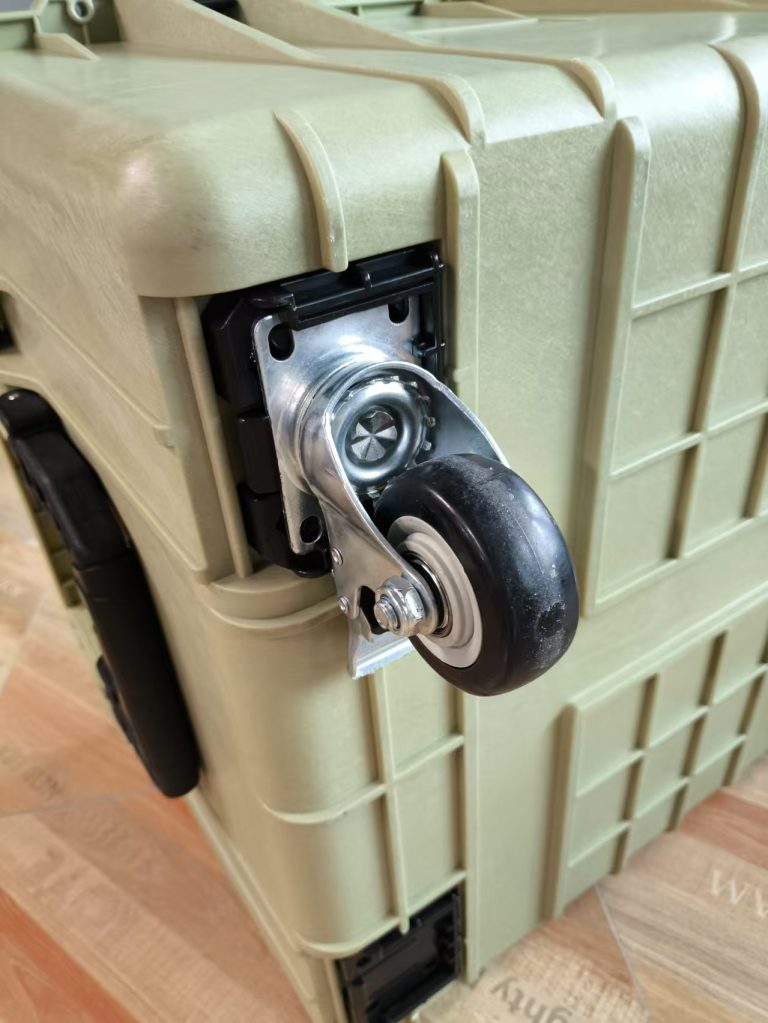 Heavy-duty Durable Wheeled Trolley Hard Plastic Equipment Protective Case