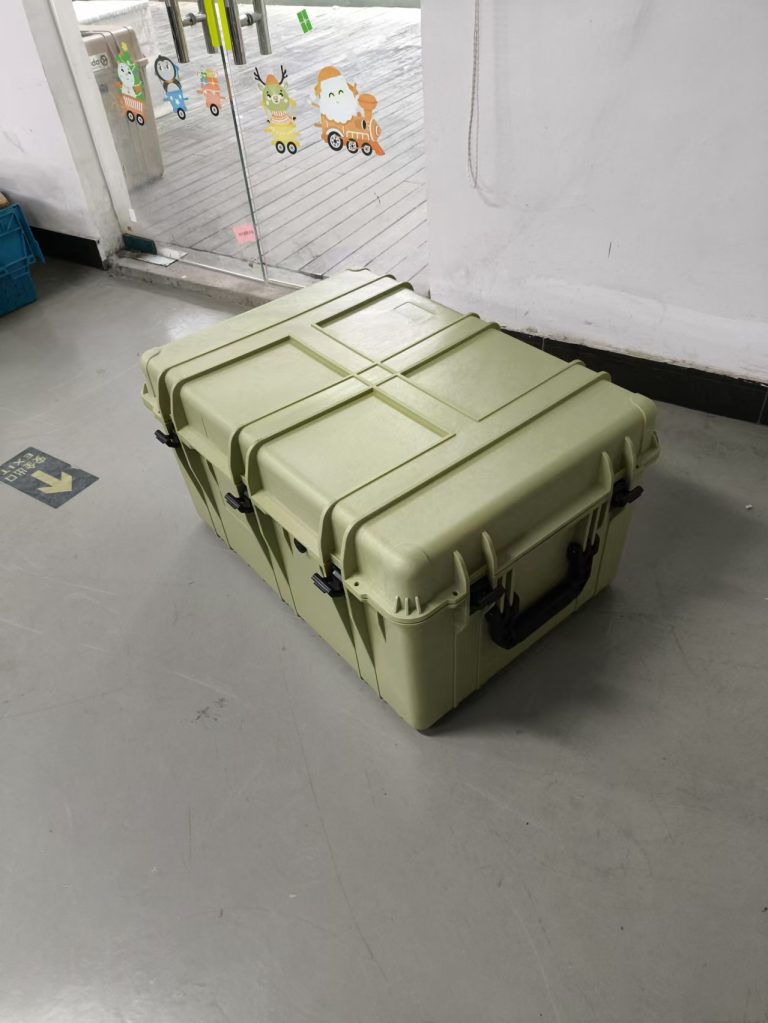 Heavy-duty Durable Wheeled Trolley Hard Plastic Equipment Protective Case