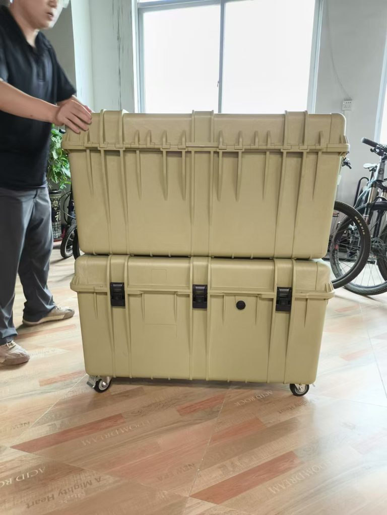 Heavy-duty Durable Wheeled Trolley Hard Plastic Equipment Protective Case