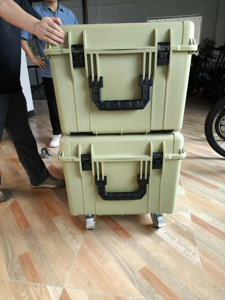 Heavy-duty Durable Wheeled Trolley Hard Plastic Equipment Protective Case