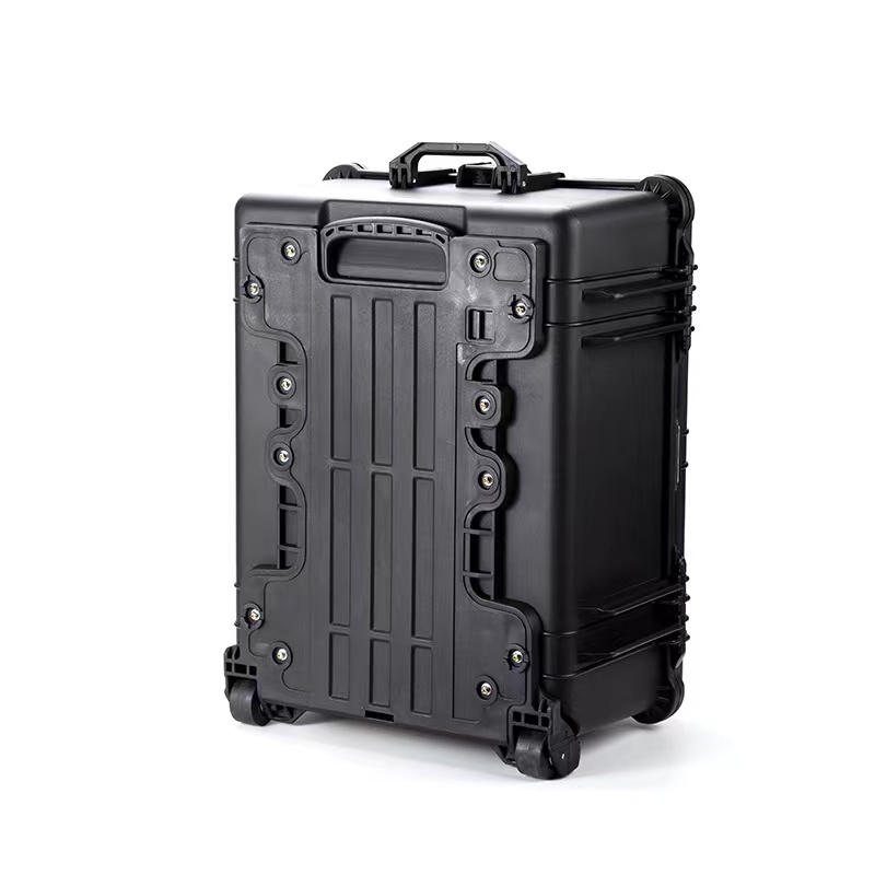 Où vous l’utiliserez compte aussi. Va-t-il faire face à la pluie, à la poussière ou à des choses rudes? Allez pour des constructions étanches et robustes alors. Si vous vous déplacez beaucoup, les boîtiers légers avec sangles ou poignées sont un plus.